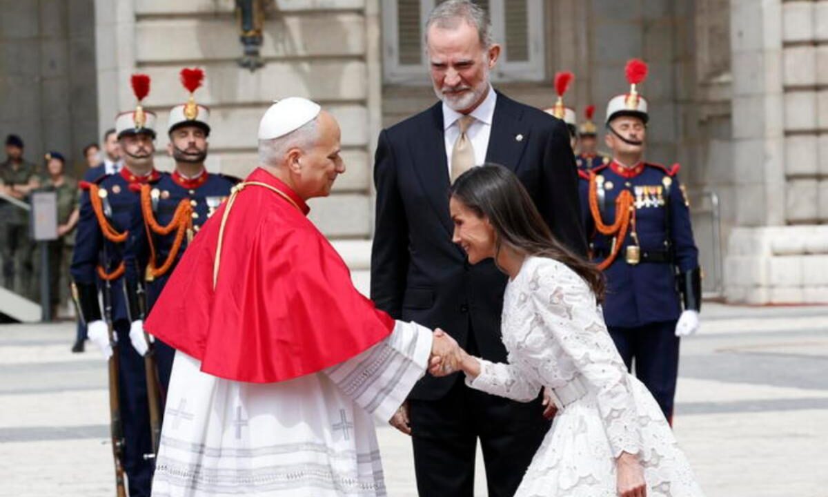 papa con reali spagnoli