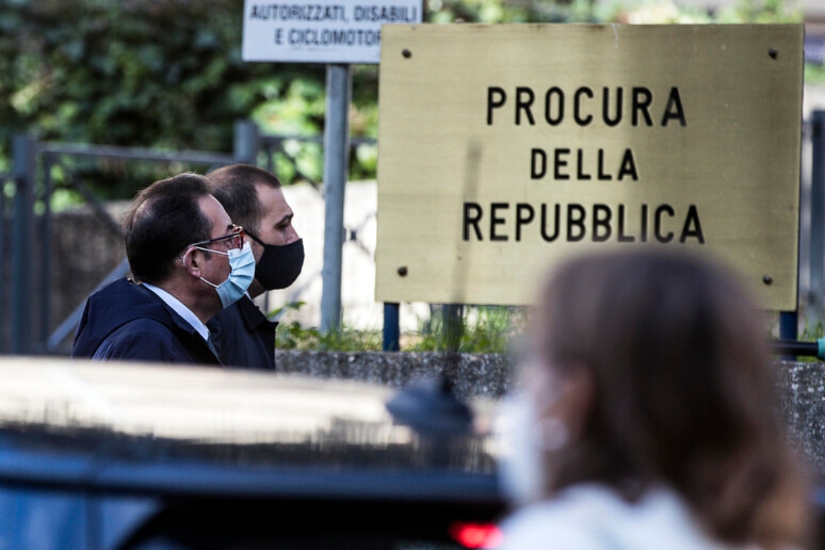 Omicidio all’alba a Mentana, 49enne massacra di botte un uomo solo perchè parlava con la sua ex
