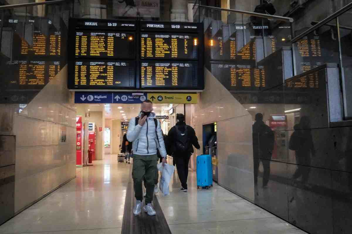 Tabelloni stazione treno