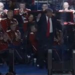 Il video di Trump che balla "Ymca" alla festa per i 250 anni dell'indipendenza americana