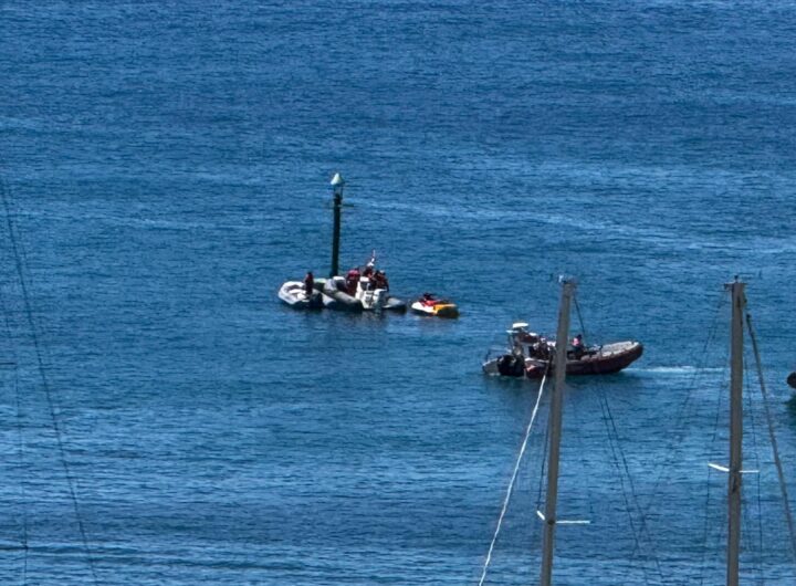 Ventimiglia, ritrovati a poca distanza i cadaveri dei due giovani scomparsi in mare il 9 giugno dopo un tuffo dalla scogliera. Le foto delle ricerche