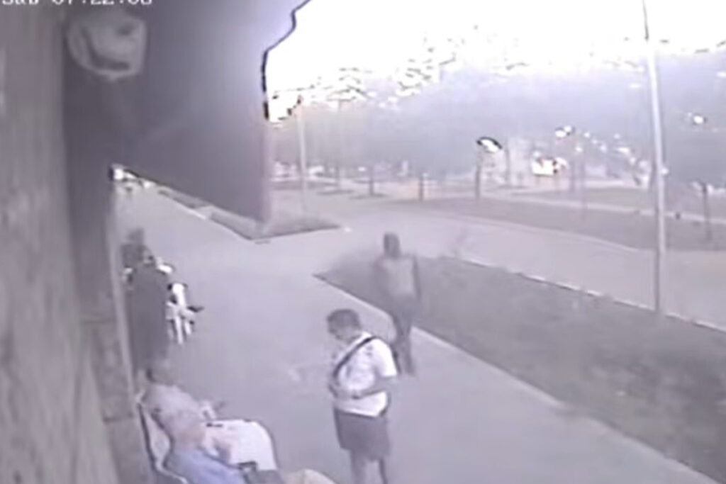 L'accoltellamento avvenuto a San Siro, un frame del video
