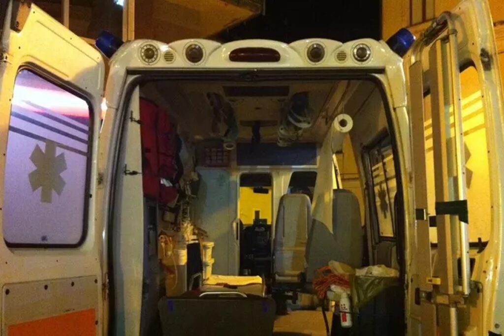 Un'ambulanza