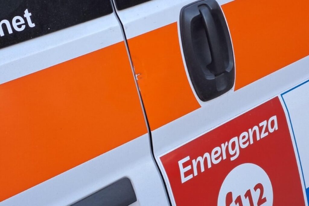 Un'ambulanza