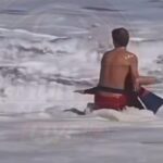 bagnino salva ragazzino