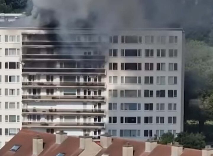 Incendio in un palazzo ad Anversa