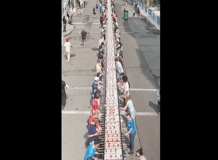 Il video del biliardino più lungo del mondo