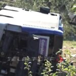 Il bus finito fuori strada a Formia
