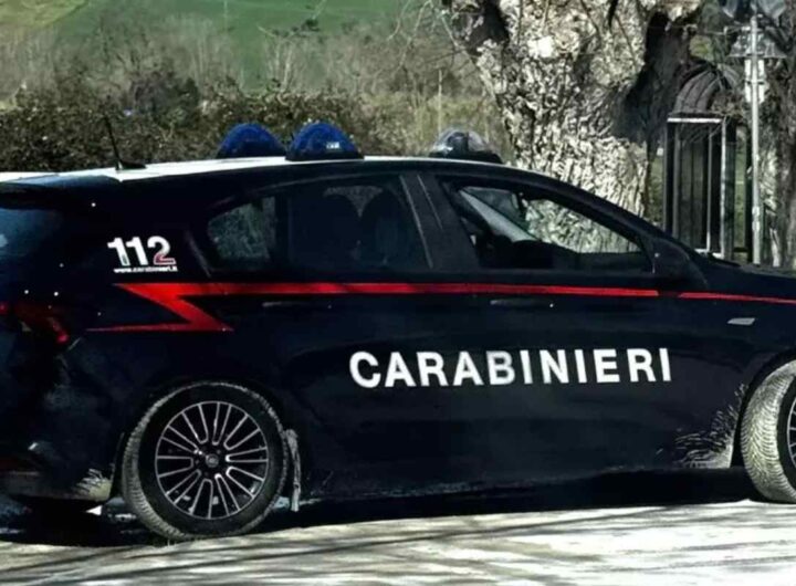 Un'auto dei Carabinieri