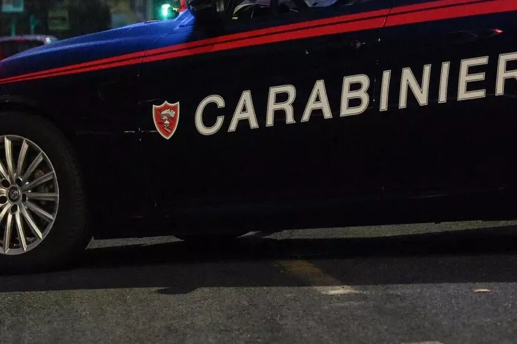 Una volante dei carabinieri