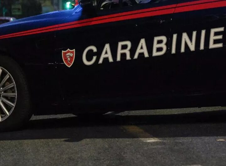 Una volante dei carabinieri