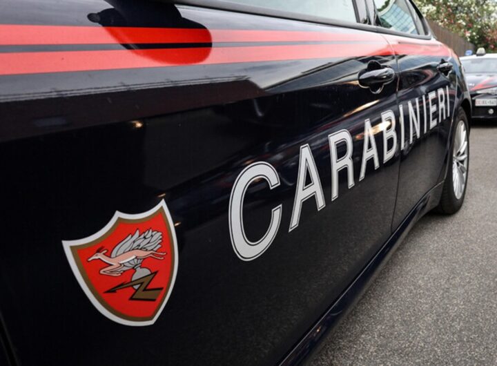 Una volante dei carabinieri