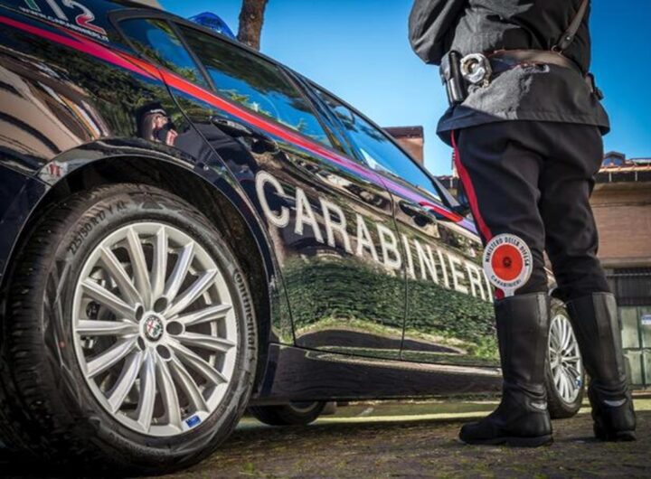 Una volante dei carabinieri