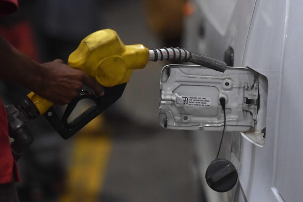 Pompa di benzina