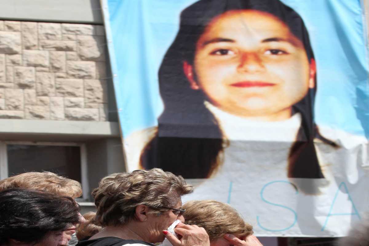 Elisa Claps, colpo di scena dopo 33 anni: riaperte le indagini. Il fratello Gildo a Chi L’ha visto?: “Si cercano i complici di Restivo”