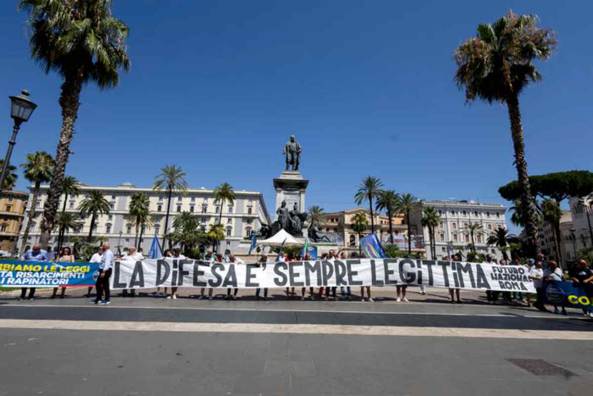 Manifestazione a favore della legittima difesa