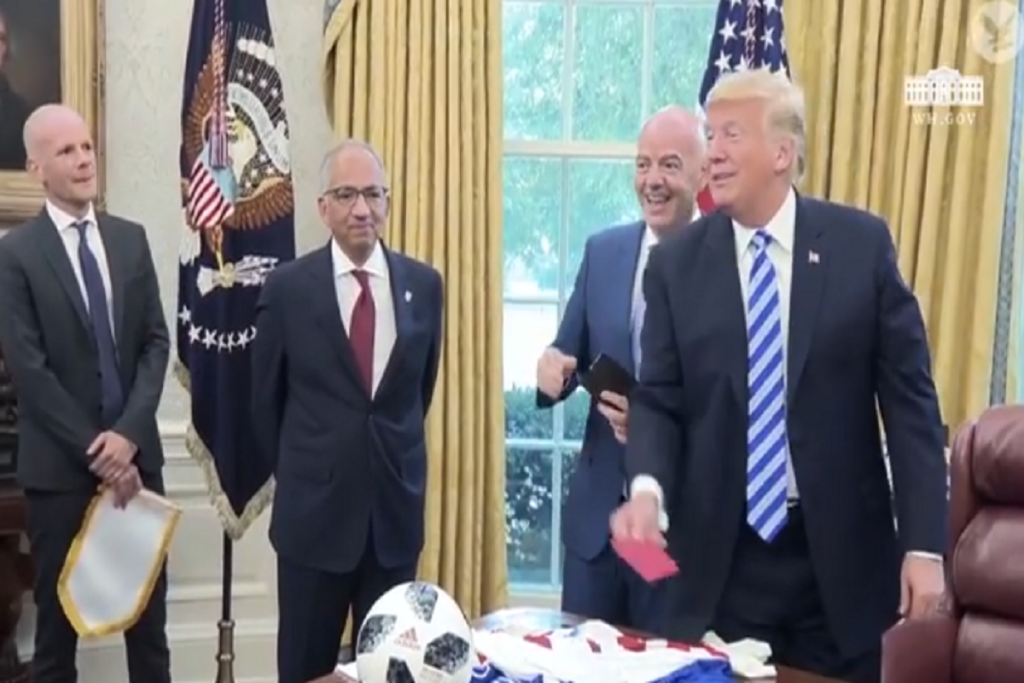 Donald Trump con Infantino alla Casa Bianca