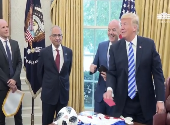 Donald Trump con Infantino alla Casa Bianca