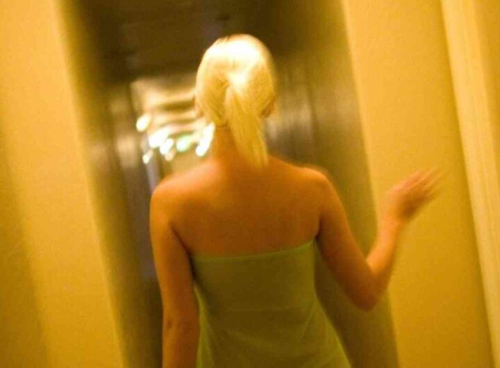 Contattano una escort e la violentano, arrestati quattro ragazzi tra i 24 e i 18 anni