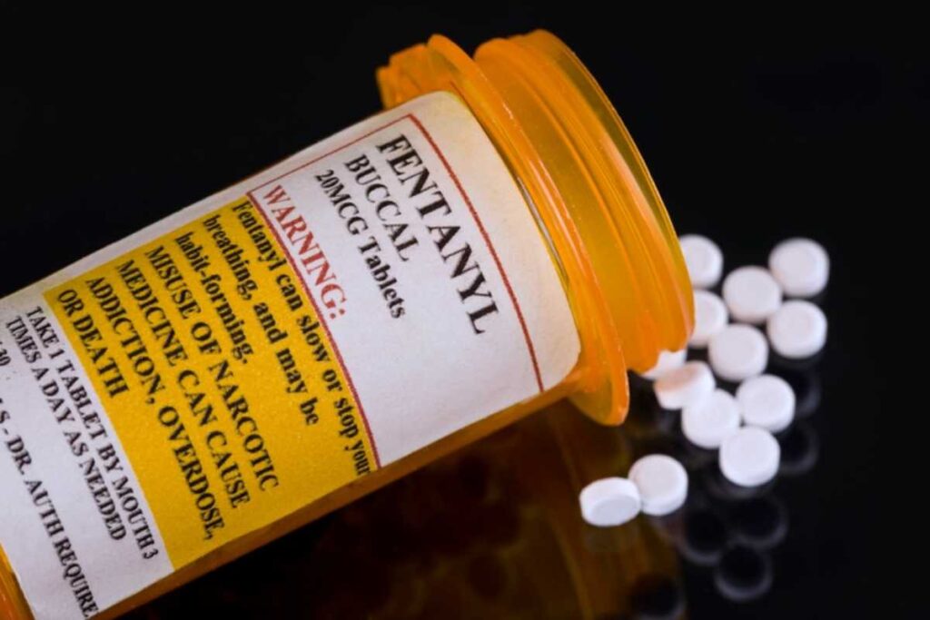 Che cose il fentanyl e perché è chiamata la "droga degli zombie": quanto è diffuso in Italia