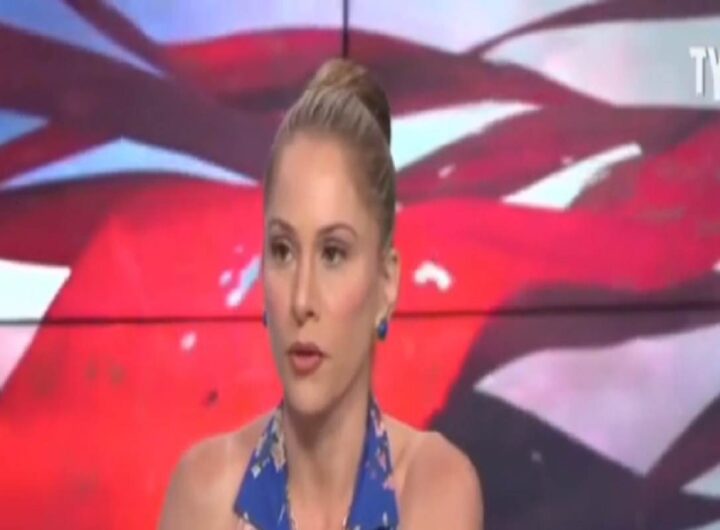 Il video della giornalista che in diretta dice che gli Usa "hanno affrontato due paesi piccoli, la Bosnia e l'Erzegovina"