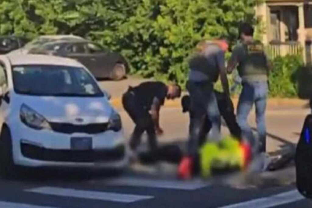 Ice uccide ancora, è il secondo caso in pochi giorni: vittima un uomo fermato per un controllo nel Maine