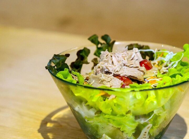 insalata con tonno e ceci e verdure