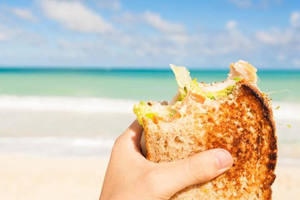 panino in spiaggia