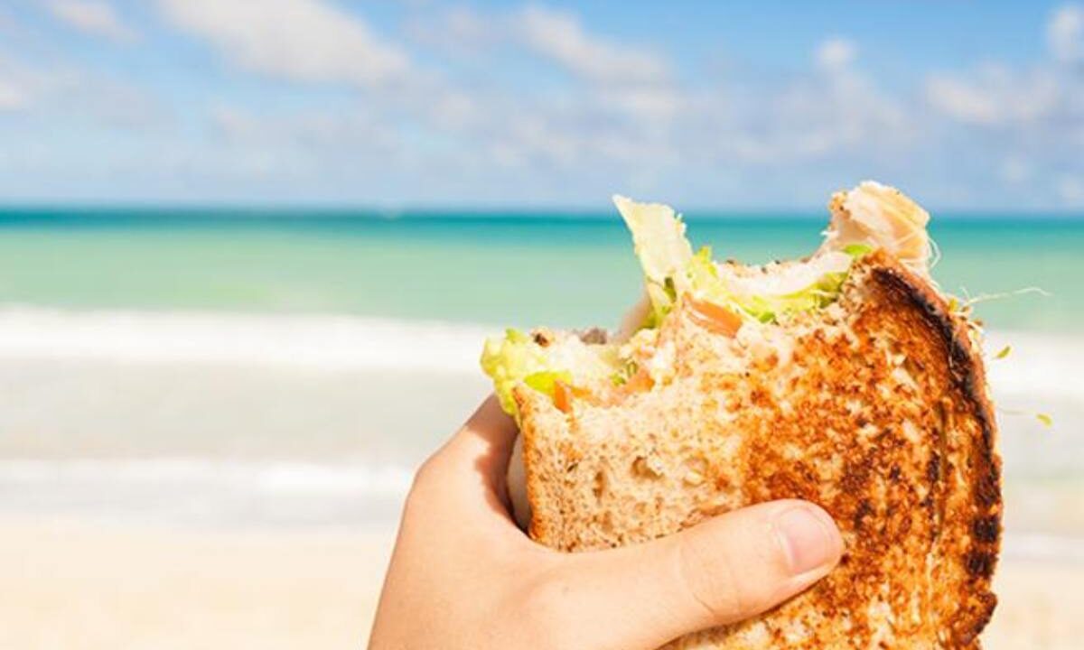 panino in spiaggia