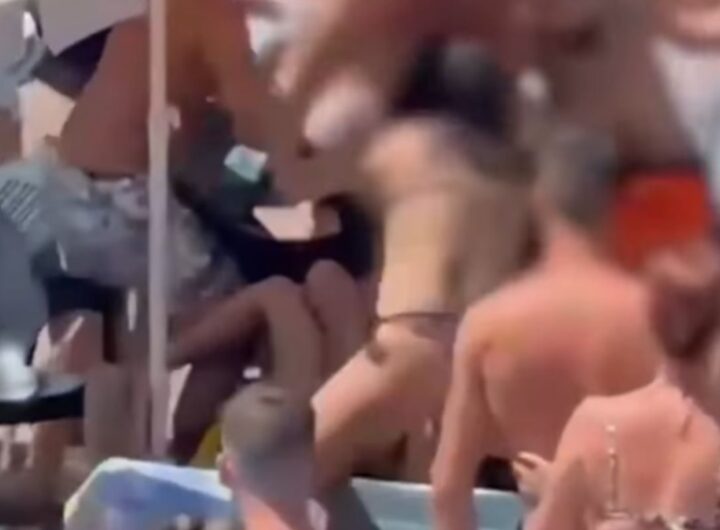 picchiata in spiaggia