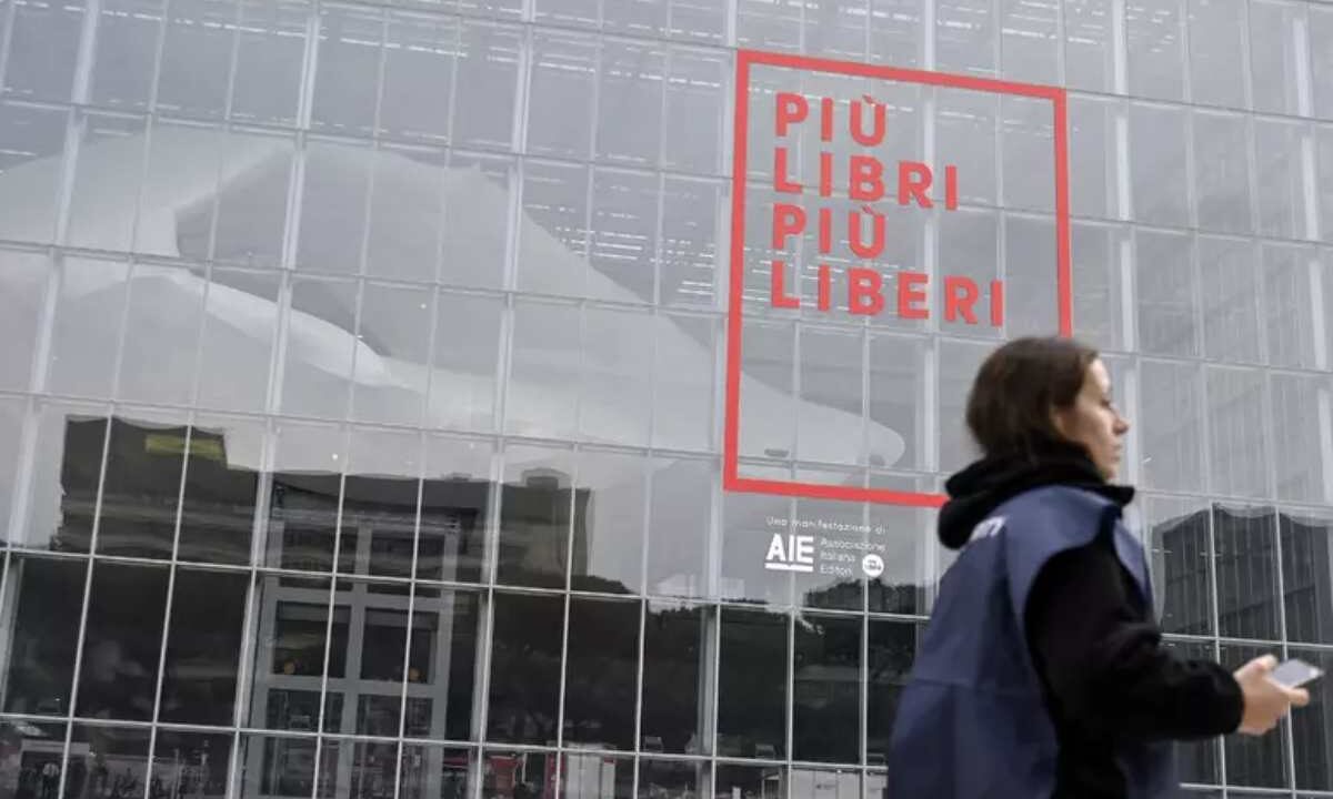Più libri più liberi, addio al "patentino antifascista": organizzatori accettano anche le case editrici che non lo hanno sottoscritto