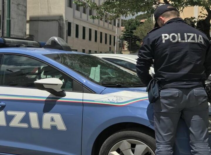 Una volante della polizia