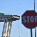 Il ponte Morandi dopo il crollo