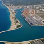 Il porto di Gioia Tauro in Calabria