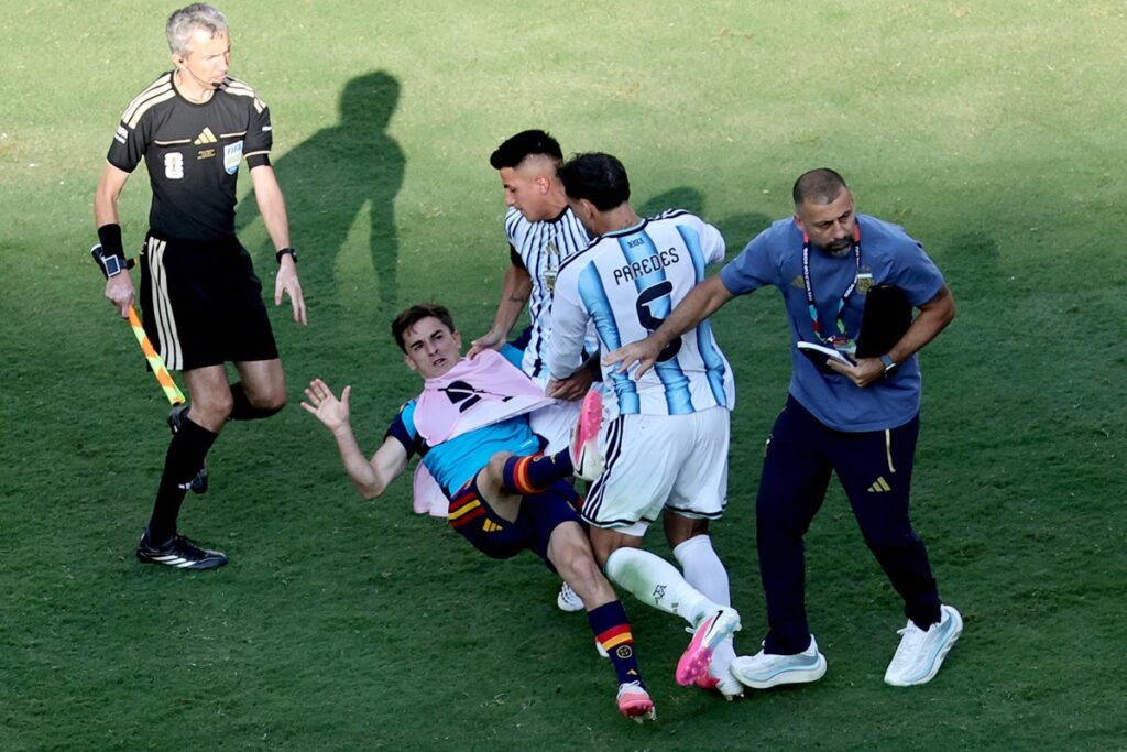 Argentina-Spagna, la rissa alla fine della partita