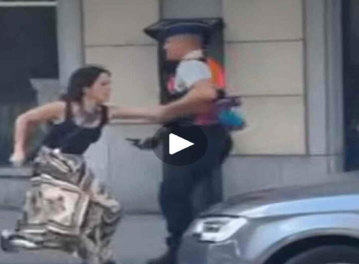 Il video dell'eurodeputata di Avs Benedetta Scuderi che viene strattonata e trascinata dalla polizia belga