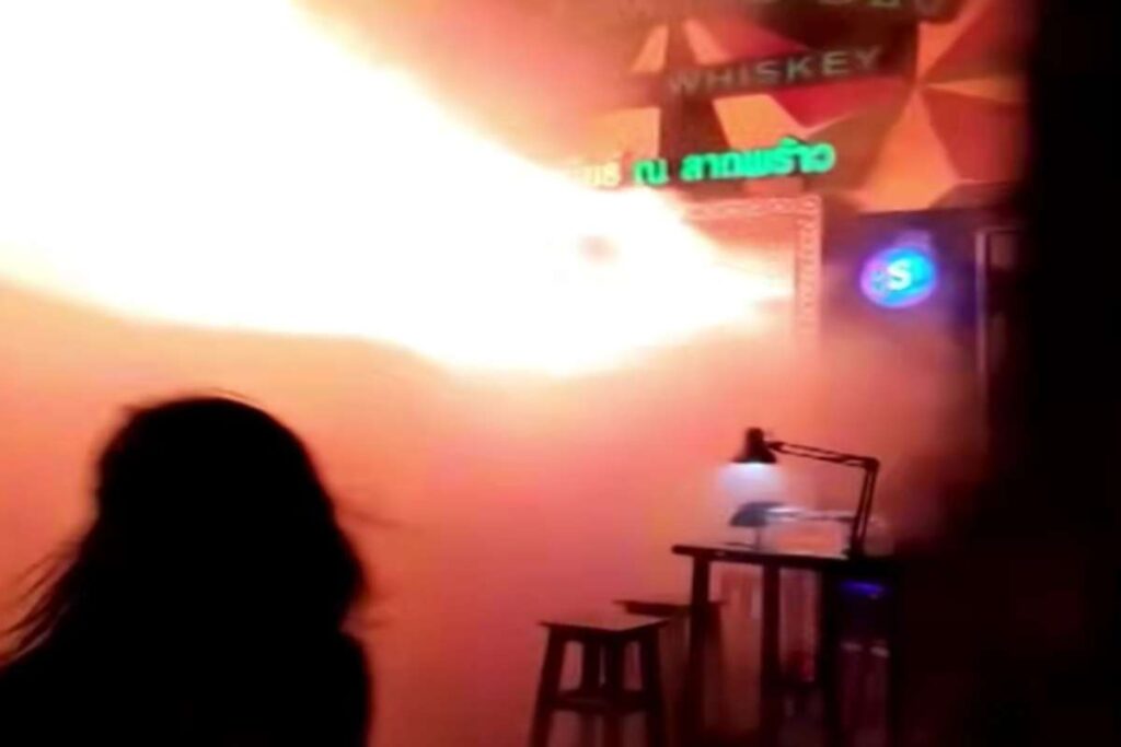 Incendio in un pub in Thailandia