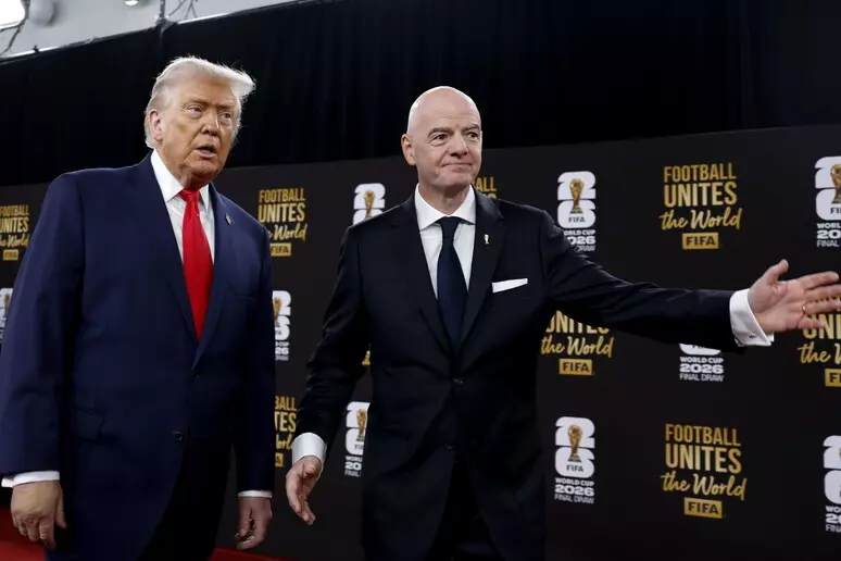 Trump insieme al capo della Fifa Infantino