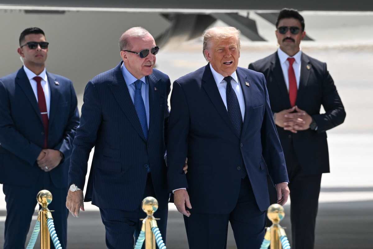 Trump, nuovo attacco alla premier al vertice Nato: “Meloni mi piace ma non c’è stata per noi sull’Iran”