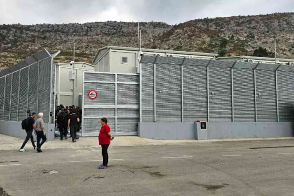 Uno dei centri per migranti in Albania