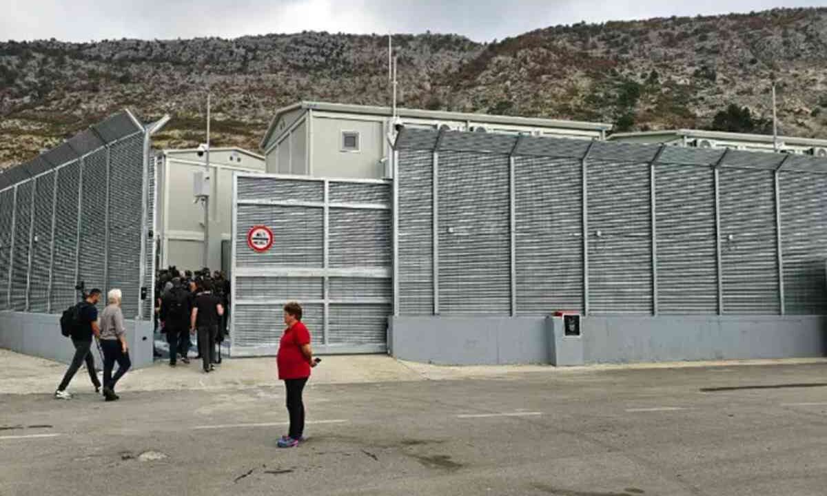 Uno dei centri per migranti in Albania