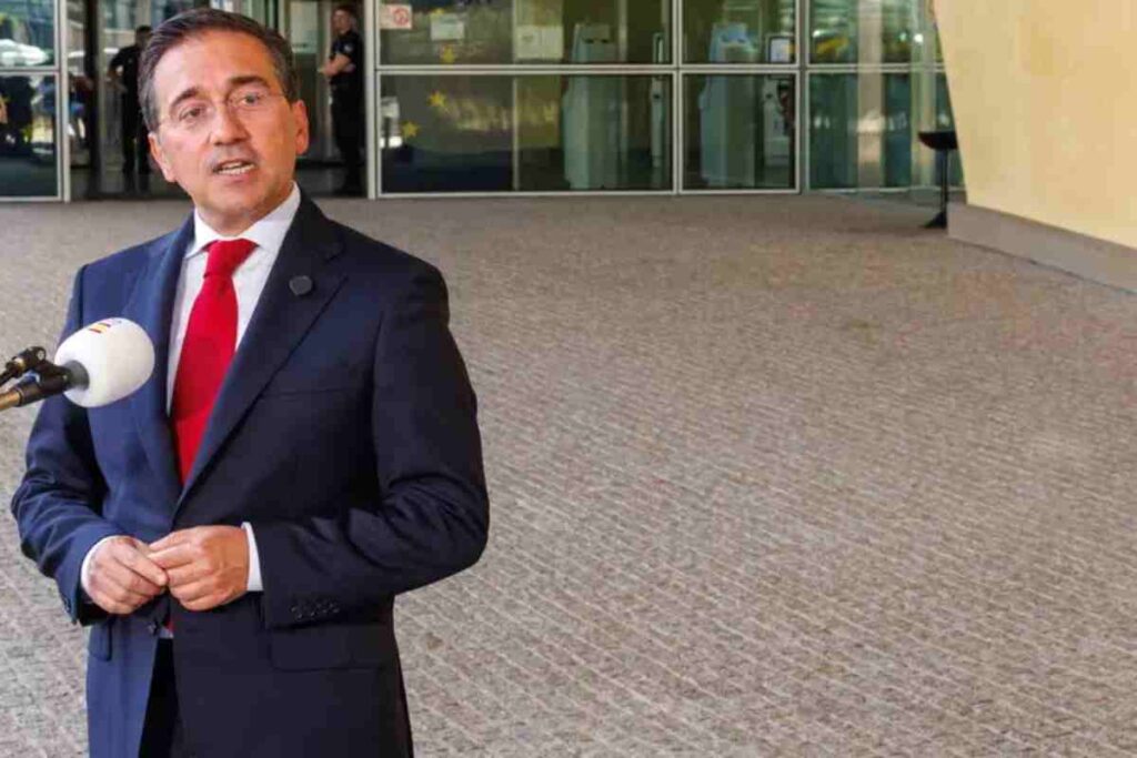 Il ministro degli Esteri spagnolo Josè Manuel Albares