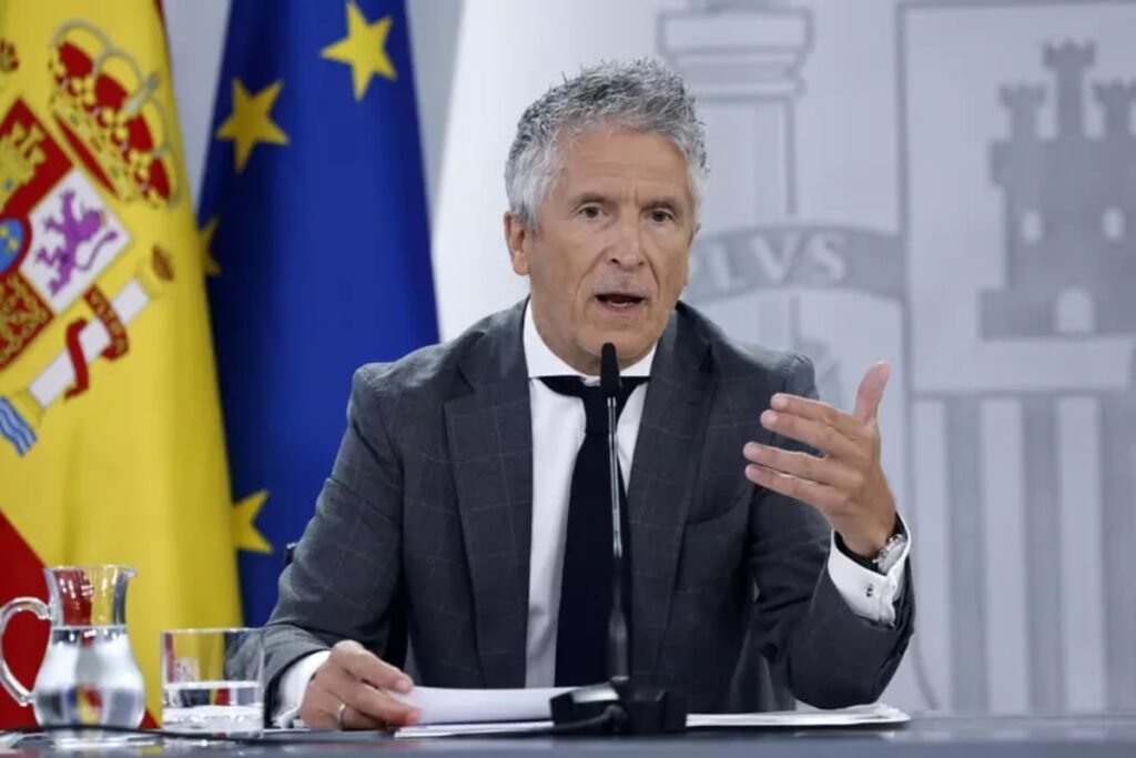 il ministro degli esteri spagnolo albares