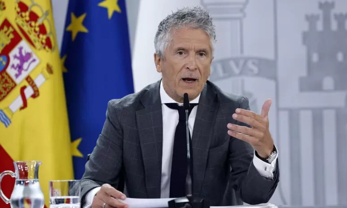 il ministro degli esteri spagnolo albares