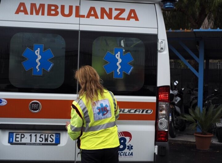 Un'ambulanza