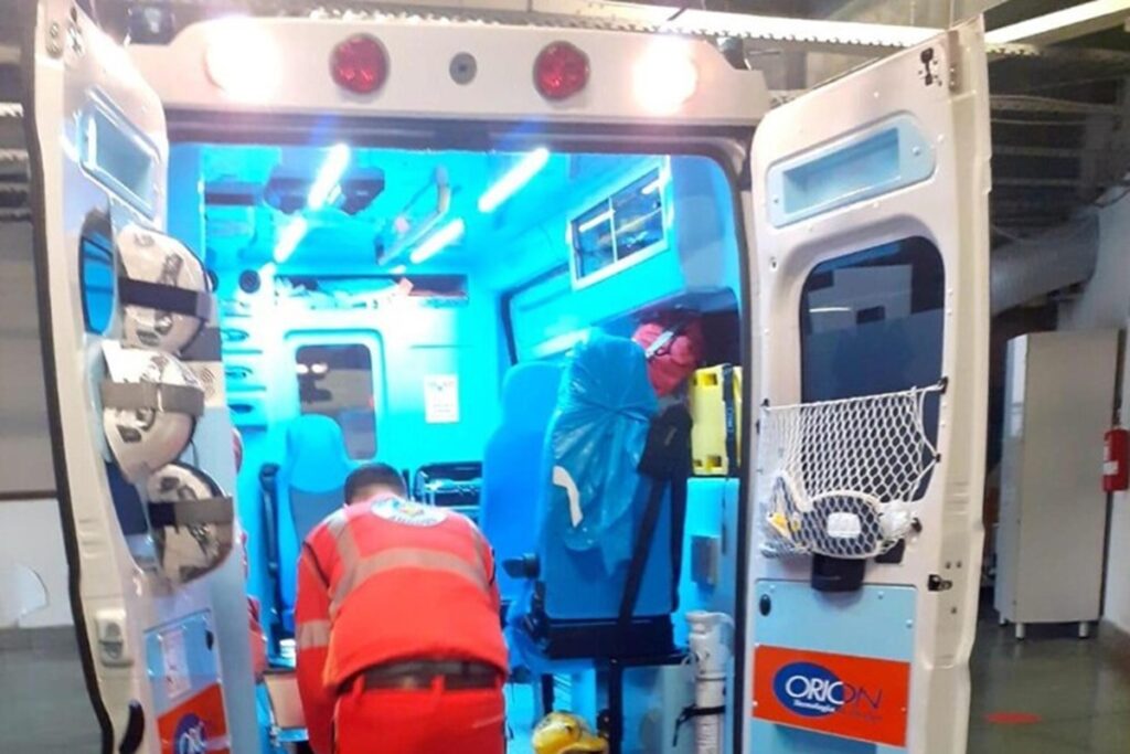 Un'ambulanza
