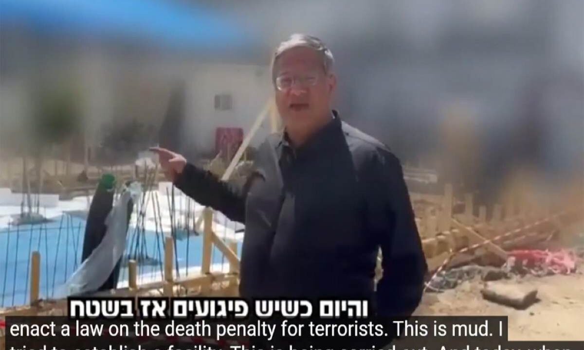Ben-Gvir mostra il cantiere della forca: "Ci saranno cabine per assistere all'impiccagione dei palestinesi"