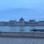 A Budapest poca acqua nel Danubio per siccità: cala la produzione di elettricità, Parlamento al buio per risparmiare