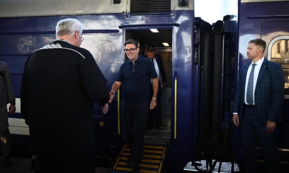 il premier britannico burnham a kiev
