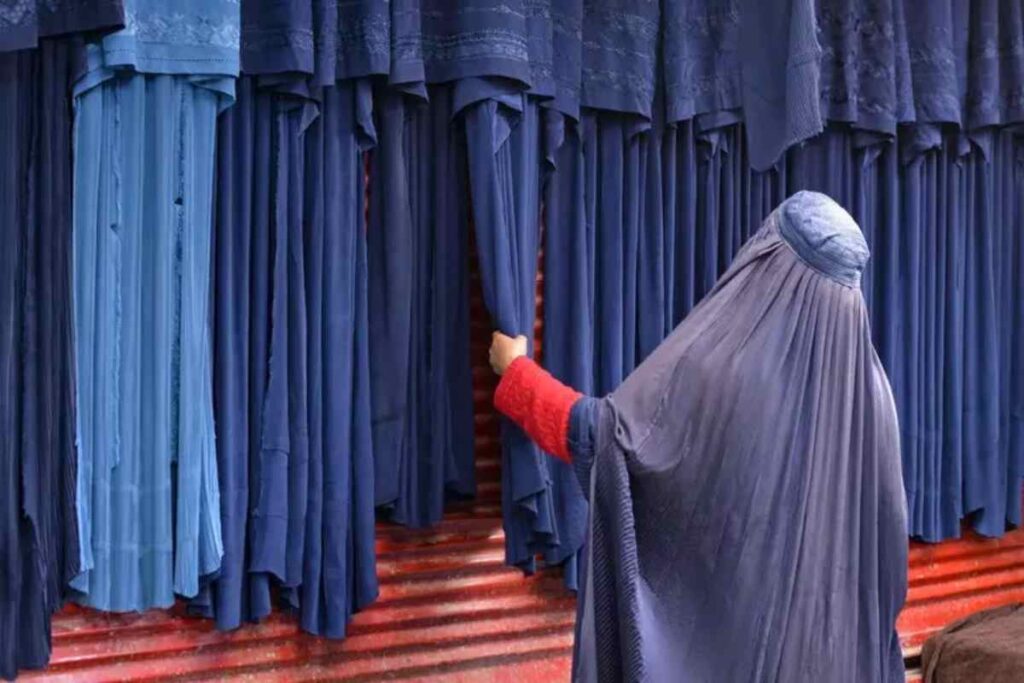 Una donna con il burqa